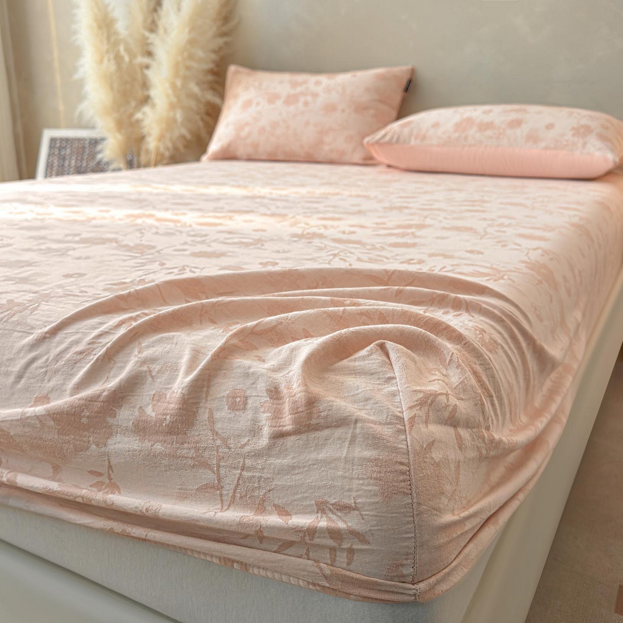 91家纺网 家纺一手货源 找家纺 涵宸家纺 2026新款全棉提花色坊系列单床笠 床笠-墨棉-粉