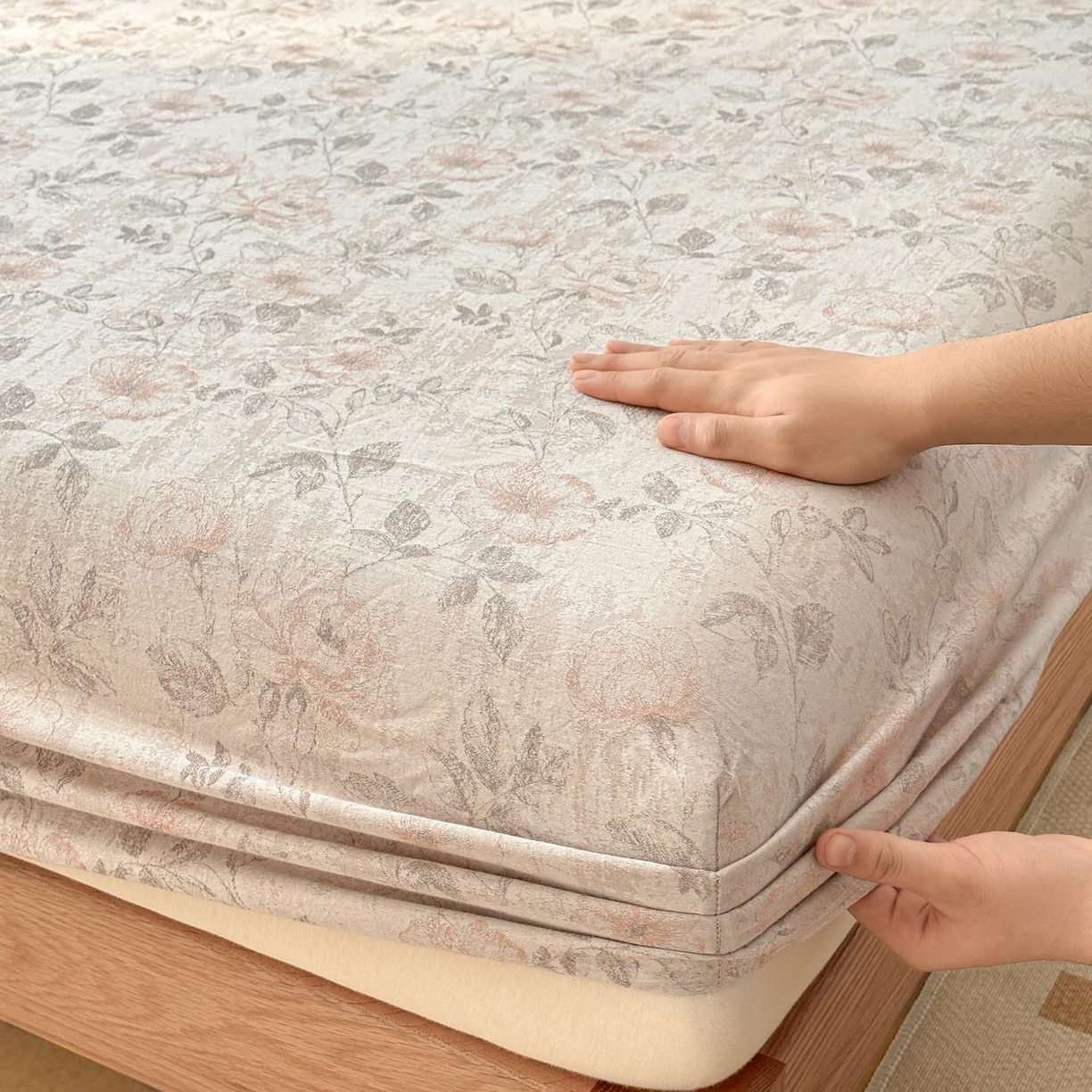 91家纺网 家纺一手货源 找家纺 涵宸家纺 2026新款全棉提花色坊系列单床笠 床笠-繁花盈然-粉