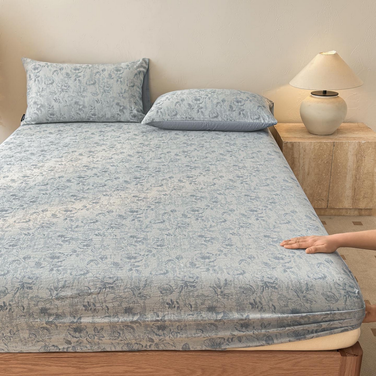 91家纺网 家纺一手货源 找家纺 涵宸家纺 2026新款全棉提花色坊系列单床笠 床笠-繁花盈然-蓝