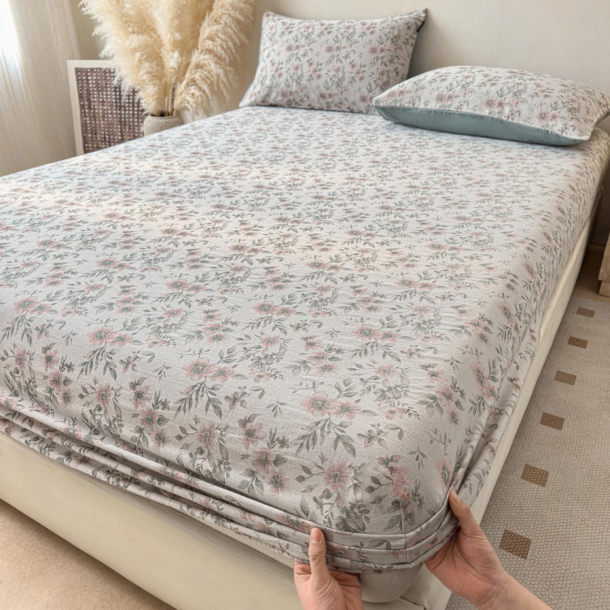 91家纺网 家纺一手货源 找家纺 涵宸家纺 2026新款全棉提花色坊系列单床笠 床笠-素薇-粉绿