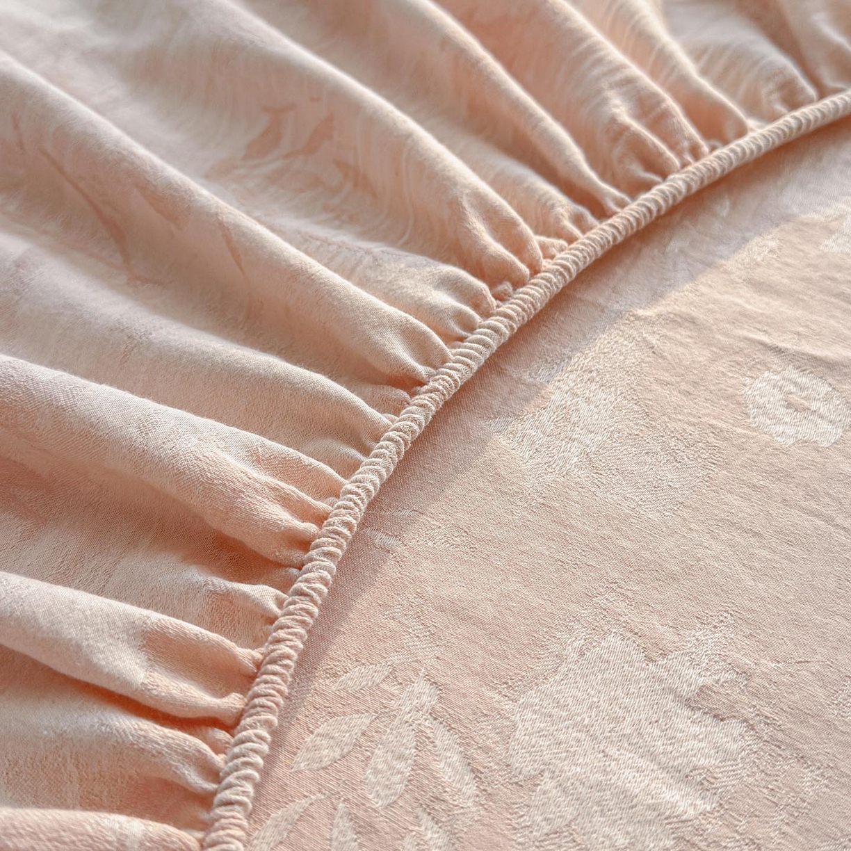 91家纺网 家纺一手货源 找家纺 涵宸家纺 2026新款全棉提花色坊系列单床笠 床笠-墨棉-粉