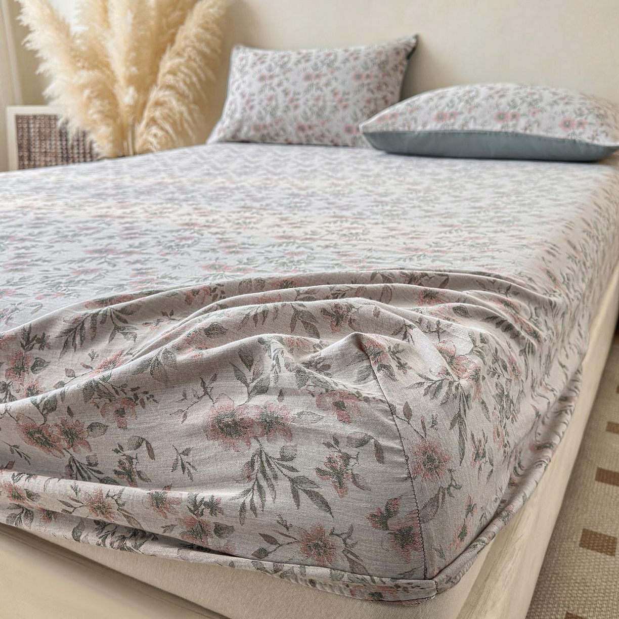 91家纺网 家纺一手货源 找家纺 涵宸家纺 2026新款全棉提花色坊系列单床笠 床笠-素薇-粉绿