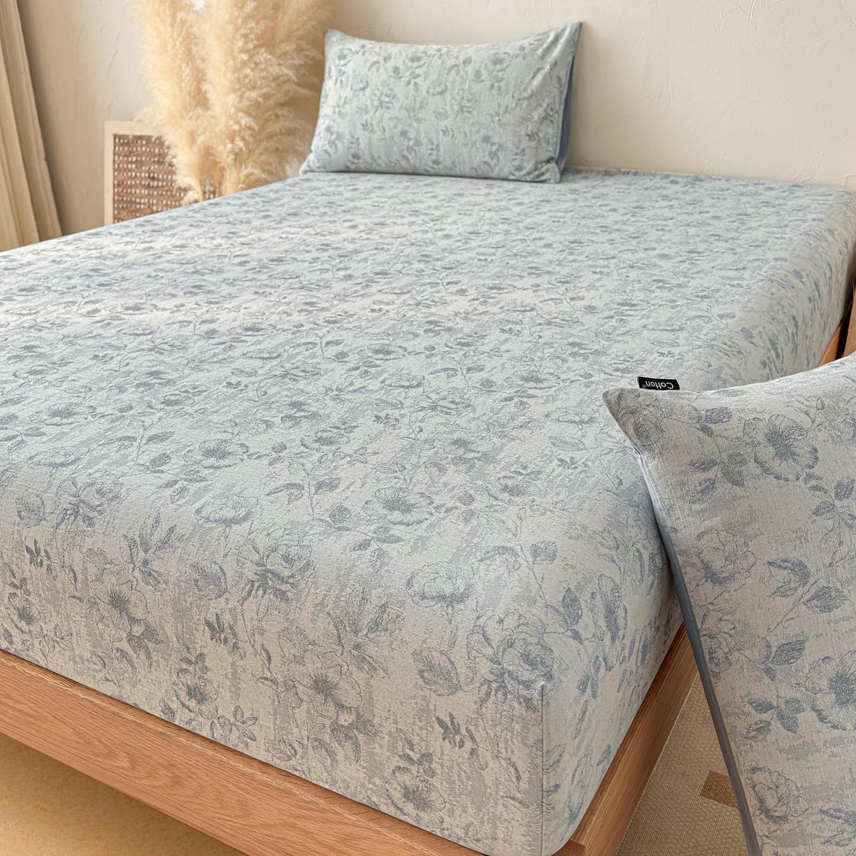 91家纺网 家纺一手货源 找家纺 涵宸家纺 2026新款全棉提花色坊系列单床笠 床笠-繁花盈然-蓝