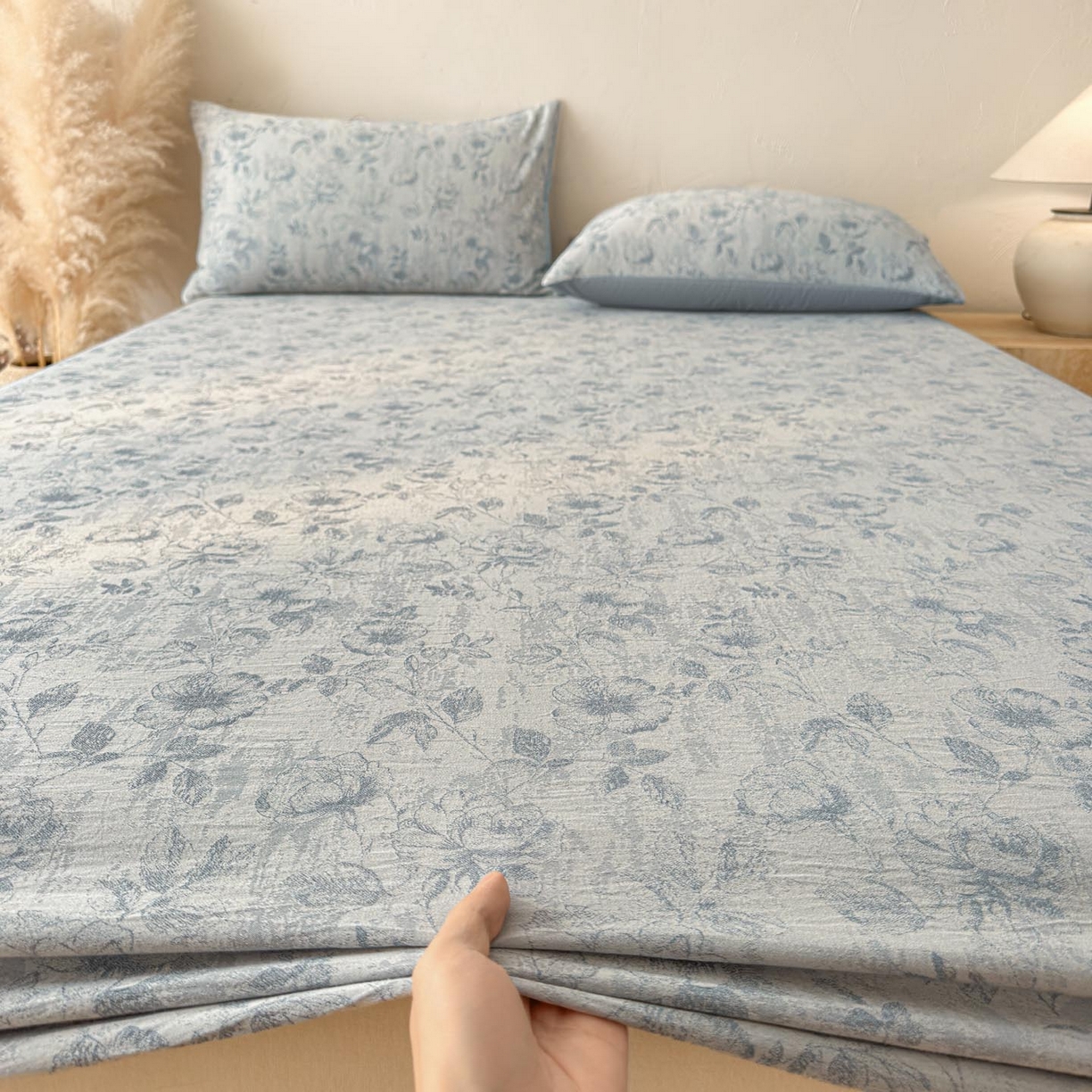 91家纺网 家纺一手货源 找家纺 涵宸家纺 2026新款全棉提花色坊系列单床笠 床笠-繁花盈然-蓝