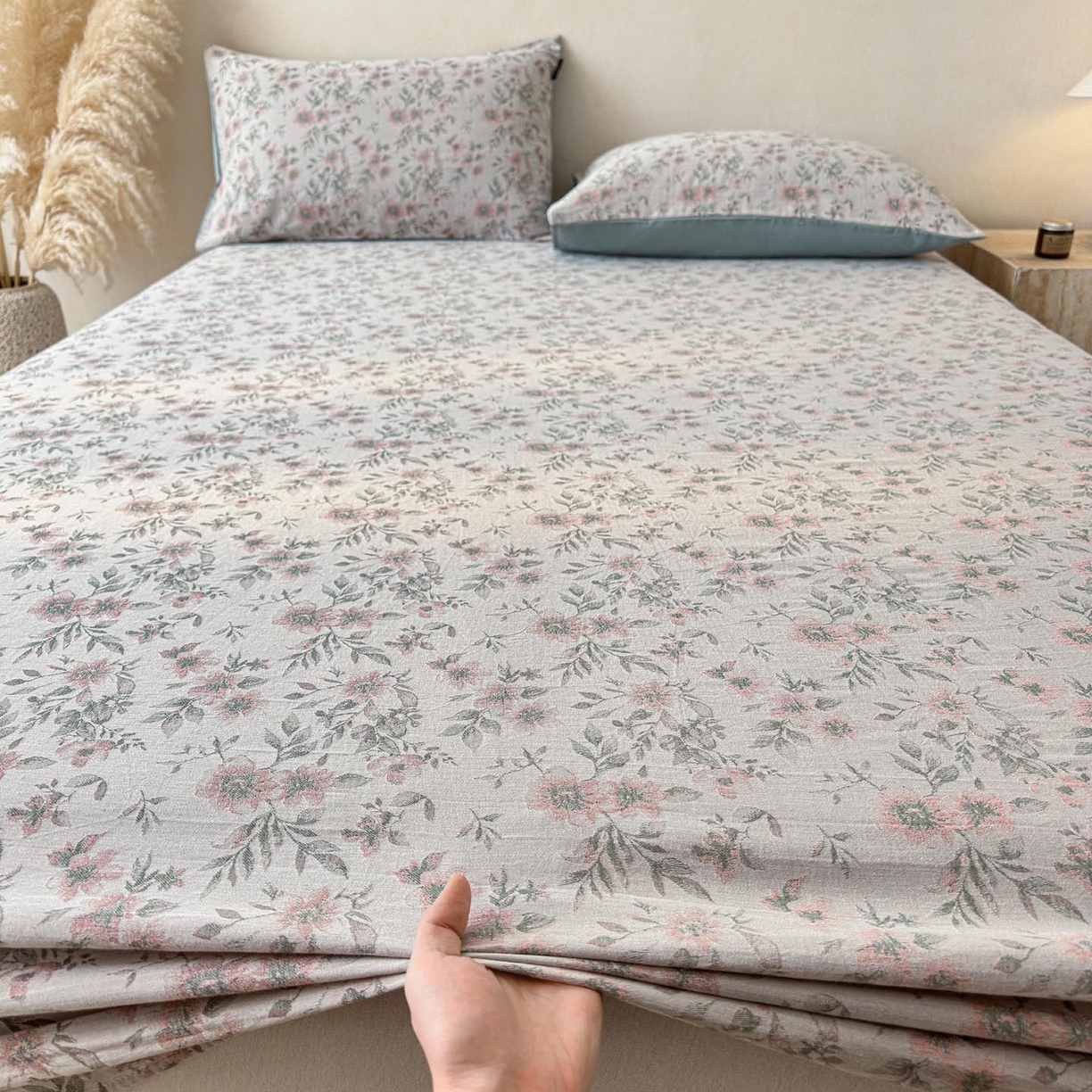 91家纺网 家纺一手货源 找家纺 涵宸家纺 2026新款全棉提花色坊系列单床笠 床笠-素薇-粉绿