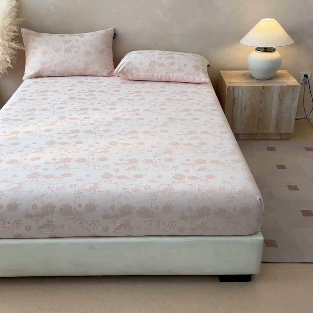 91家纺网 家纺一手货源 找家纺 涵宸家纺 2026新款全棉提花色坊系列单床笠 床笠-墨棉-粉