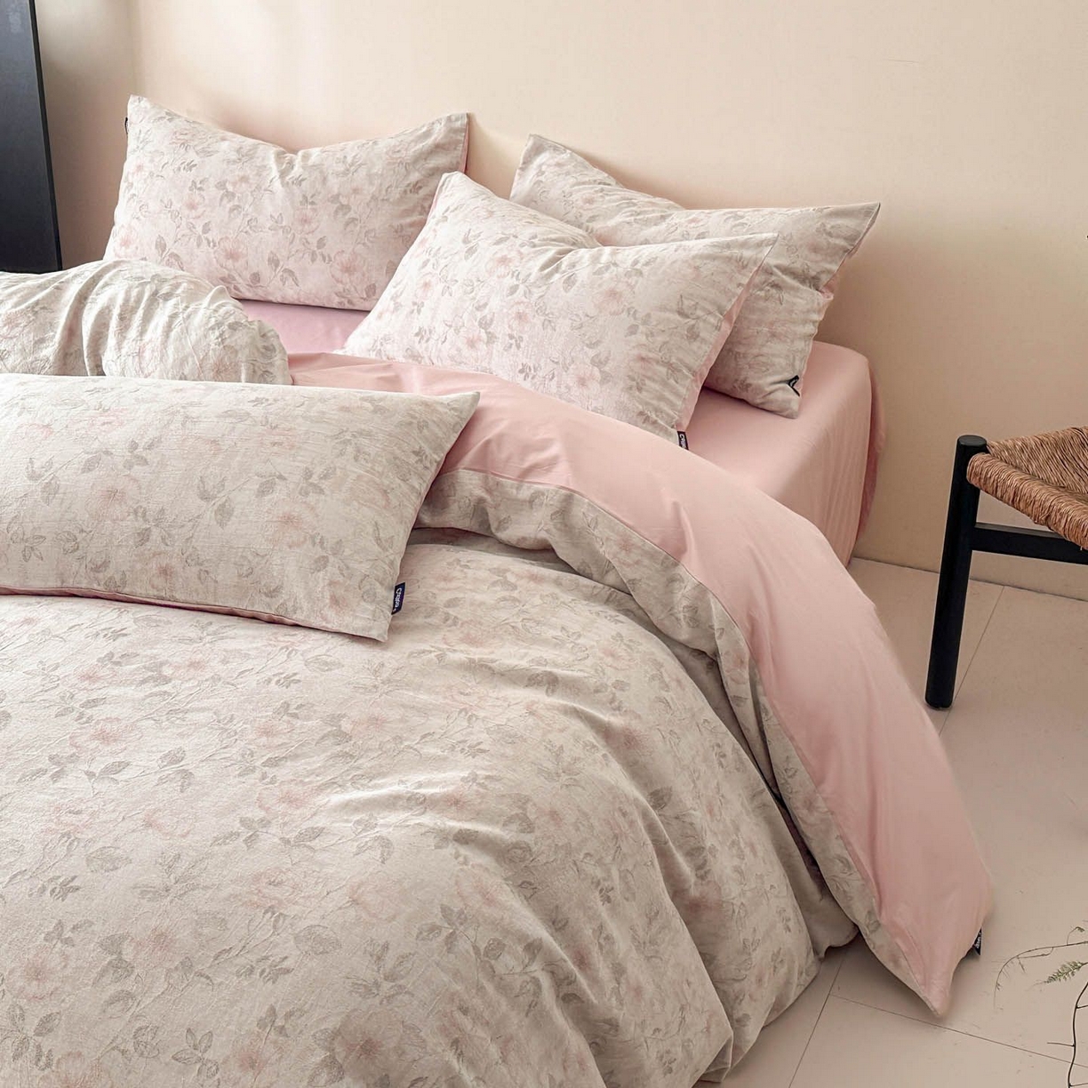 91家纺网 家纺一手货源 找家纺 涵宸家纺 2026新款全棉提花色坊系列四件套 繁花盈然-粉