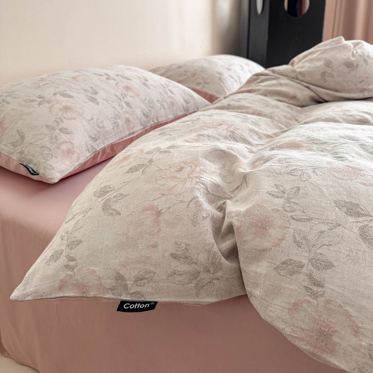 91家纺网 家纺一手货源 找家纺 涵宸家纺 2026新款全棉提花色坊系列四件套 繁花盈然-粉