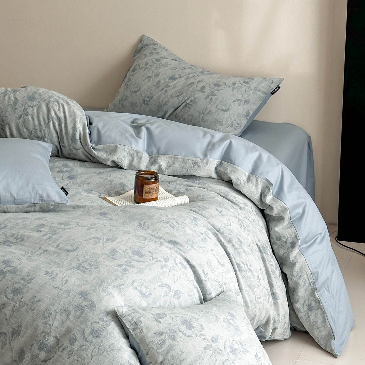 91家纺网 家纺一手货源 找家纺 涵宸家纺 2026新款全棉提花色坊系列四件套 繁花盈然-蓝