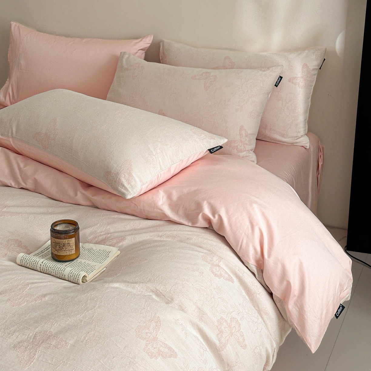 91家纺网 家纺一手货源 找家纺 涵宸家纺 2026新款全棉提花色坊系列四件套 玫瑰花蝶-粉