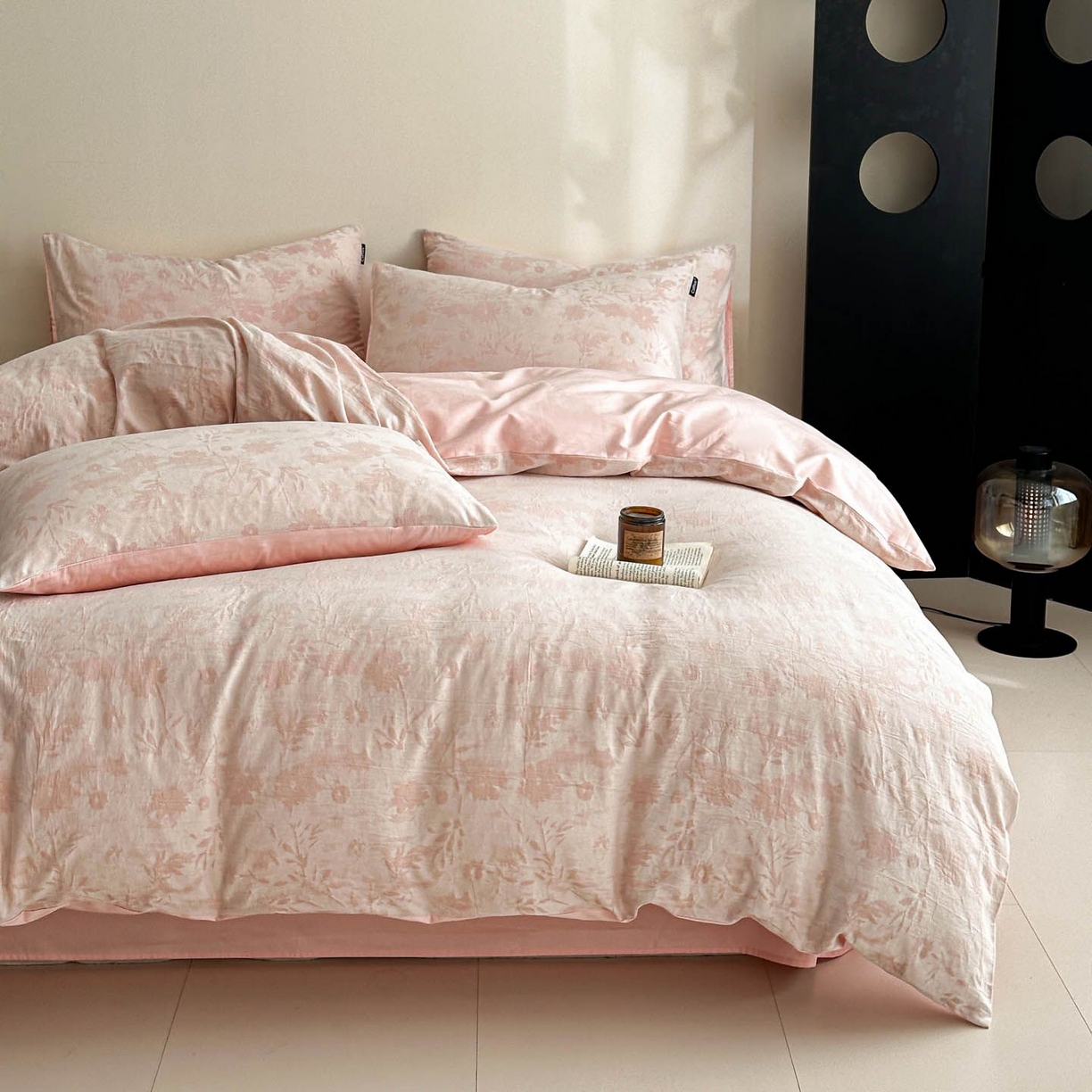 91家纺网 家纺一手货源 找家纺 涵宸家纺 2026新款全棉提花色坊系列四件套 墨棉-粉