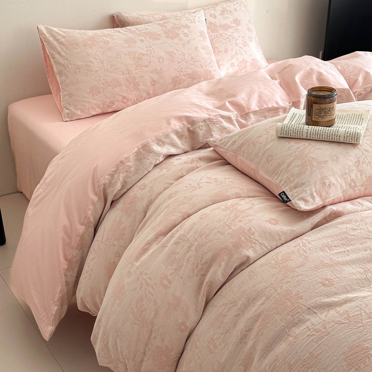 91家纺网 家纺一手货源 找家纺 涵宸家纺 2026新款全棉提花色坊系列四件套 墨棉-粉