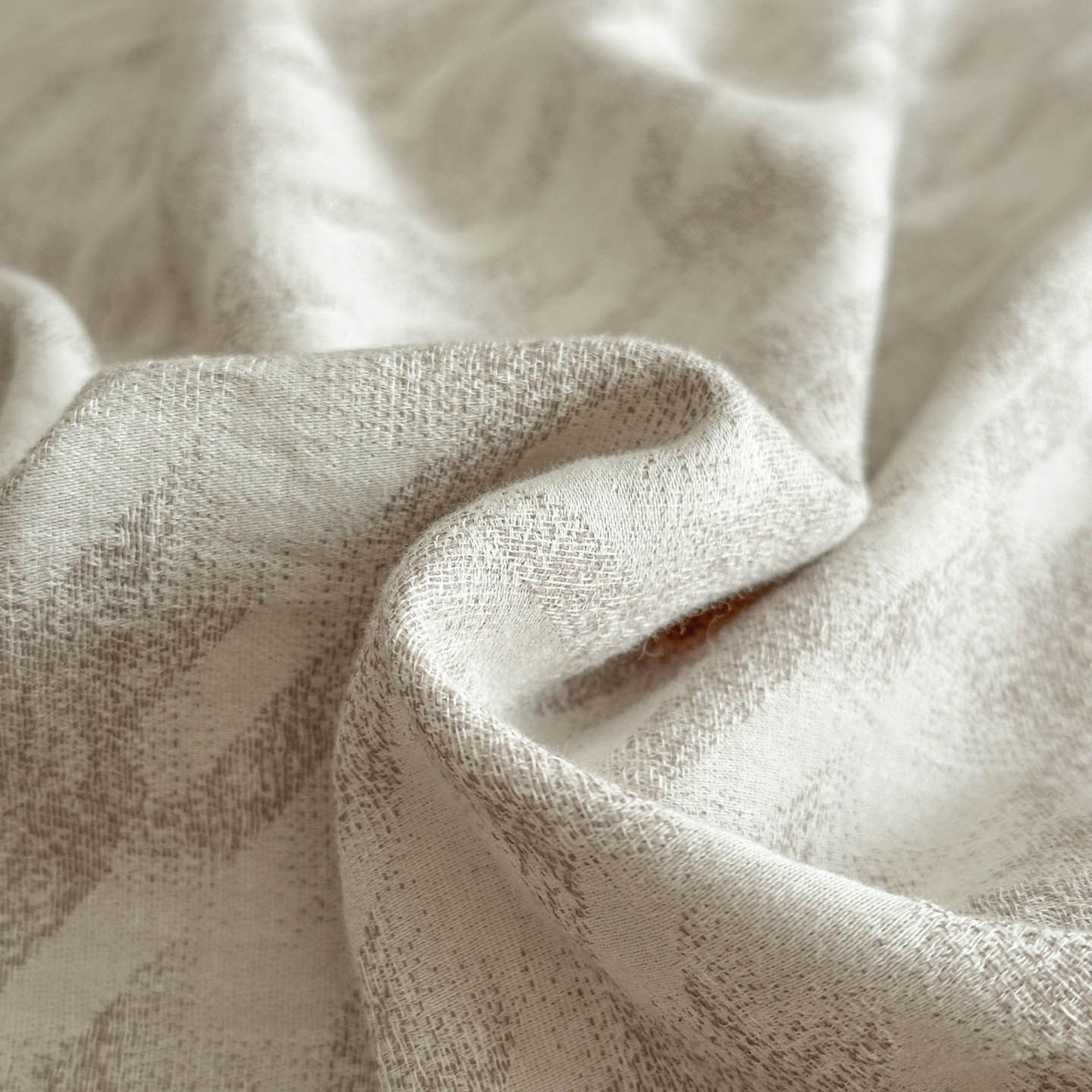 91家纺网 家纺一手货源 找家纺 涵宸家纺 2026新款全棉提花色坊系列四件套 千熙-灰