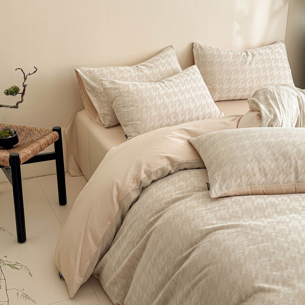 91家纺网 家纺一手货源 找家纺 涵宸家纺 2026新款全棉提花色坊系列四件套 千熙-香槟