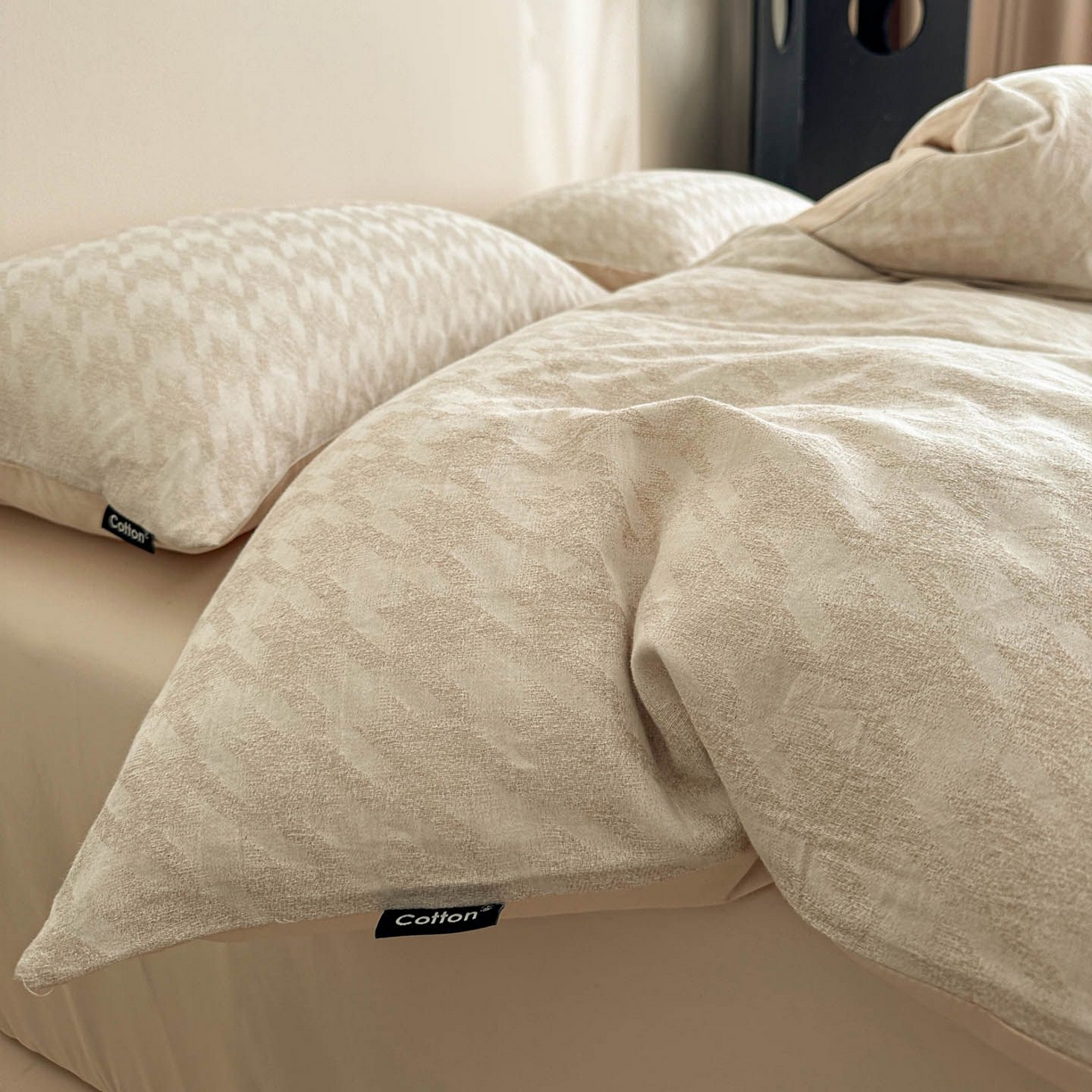 91家纺网 家纺一手货源 找家纺 涵宸家纺 2026新款全棉提花色坊系列四件套 千熙-香槟