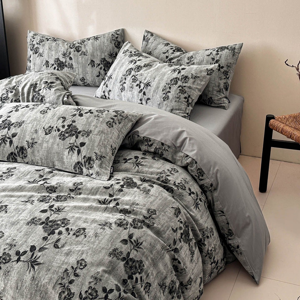 91家纺网 家纺一手货源 找家纺 涵宸家纺 2026新款全棉提花色坊系列四件套 秋思-灰