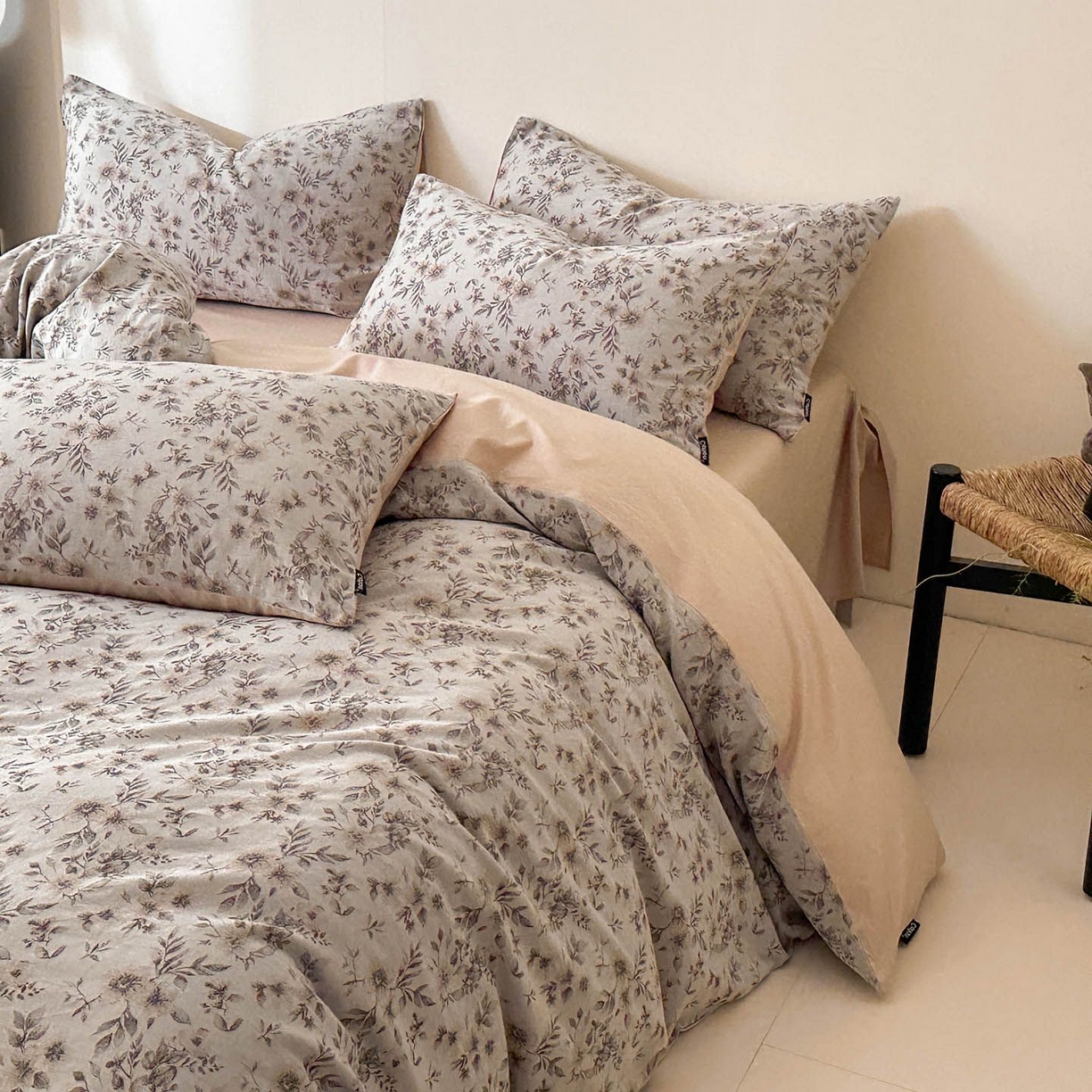 91家纺网 家纺一手货源 找家纺 涵宸家纺 2026新款全棉提花色坊系列四件套 素薇-咖