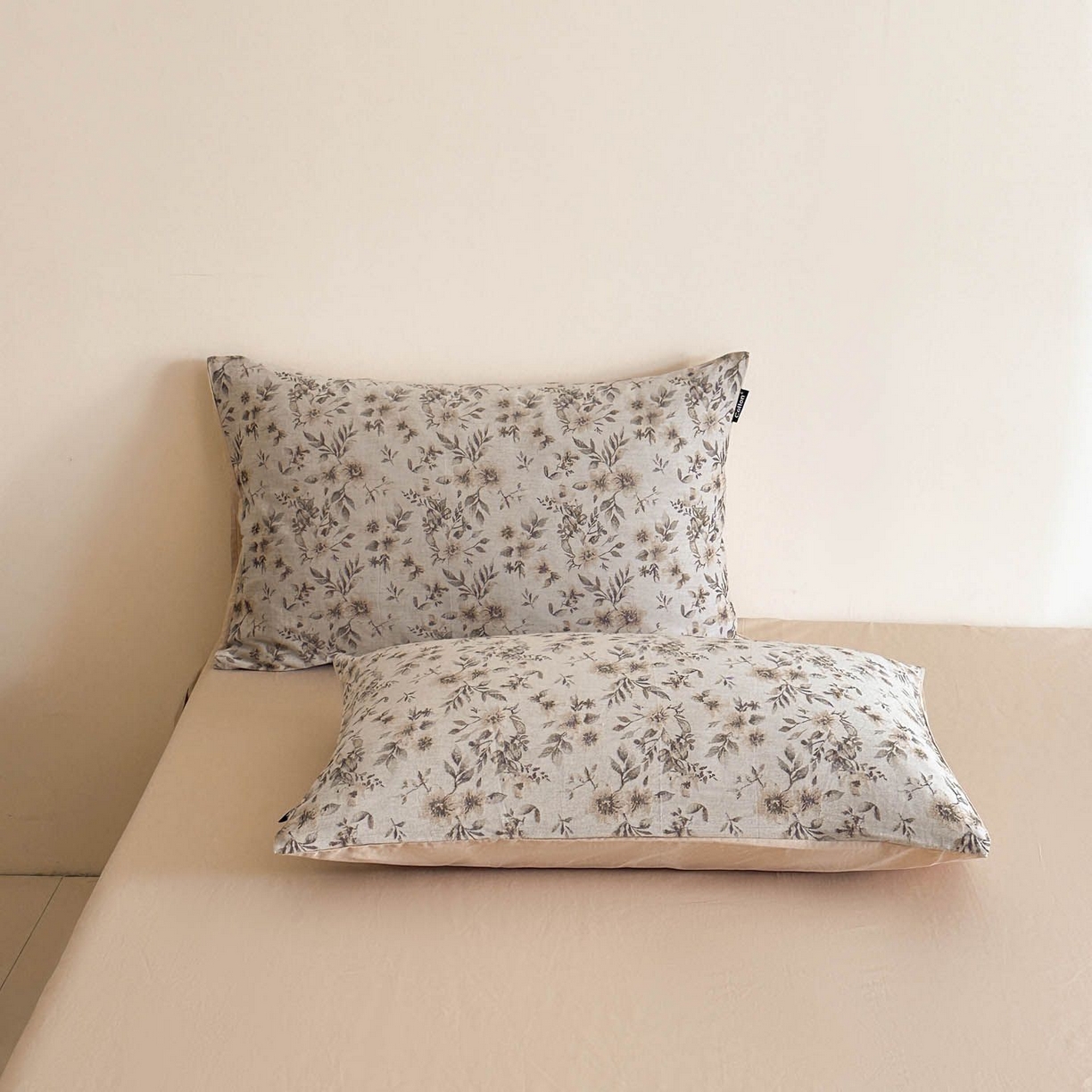 91家纺网 家纺一手货源 找家纺 涵宸家纺 2026新款全棉提花色坊系列四件套 素薇-咖