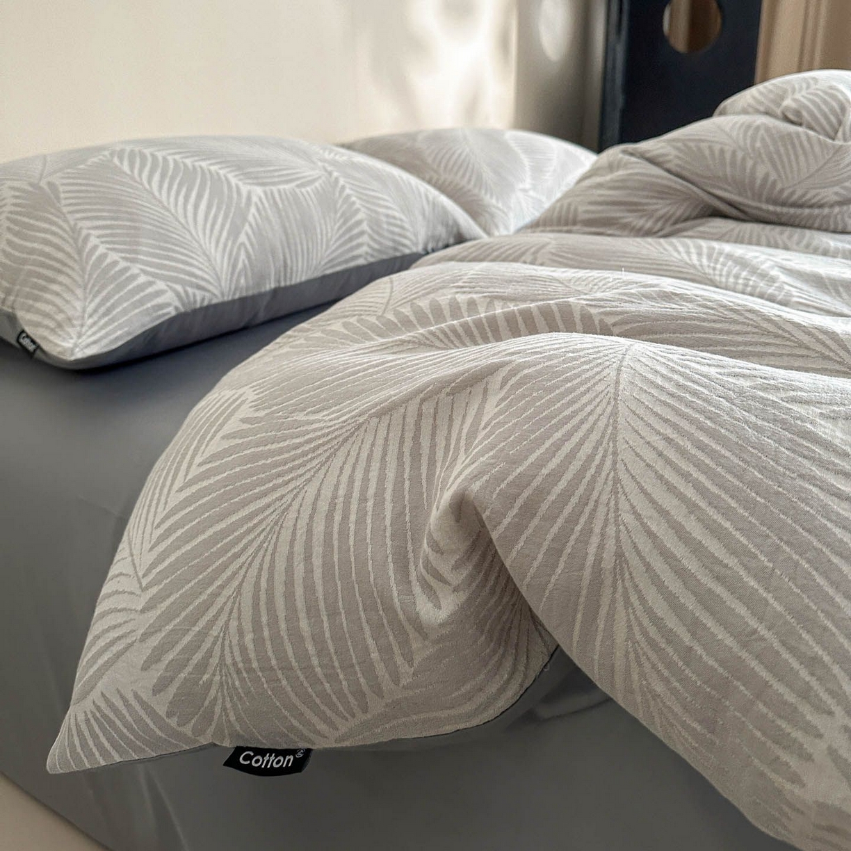 91家纺网 家纺一手货源 找家纺 涵宸家纺 2026新款全棉提花色坊系列四件套 叶影-灰