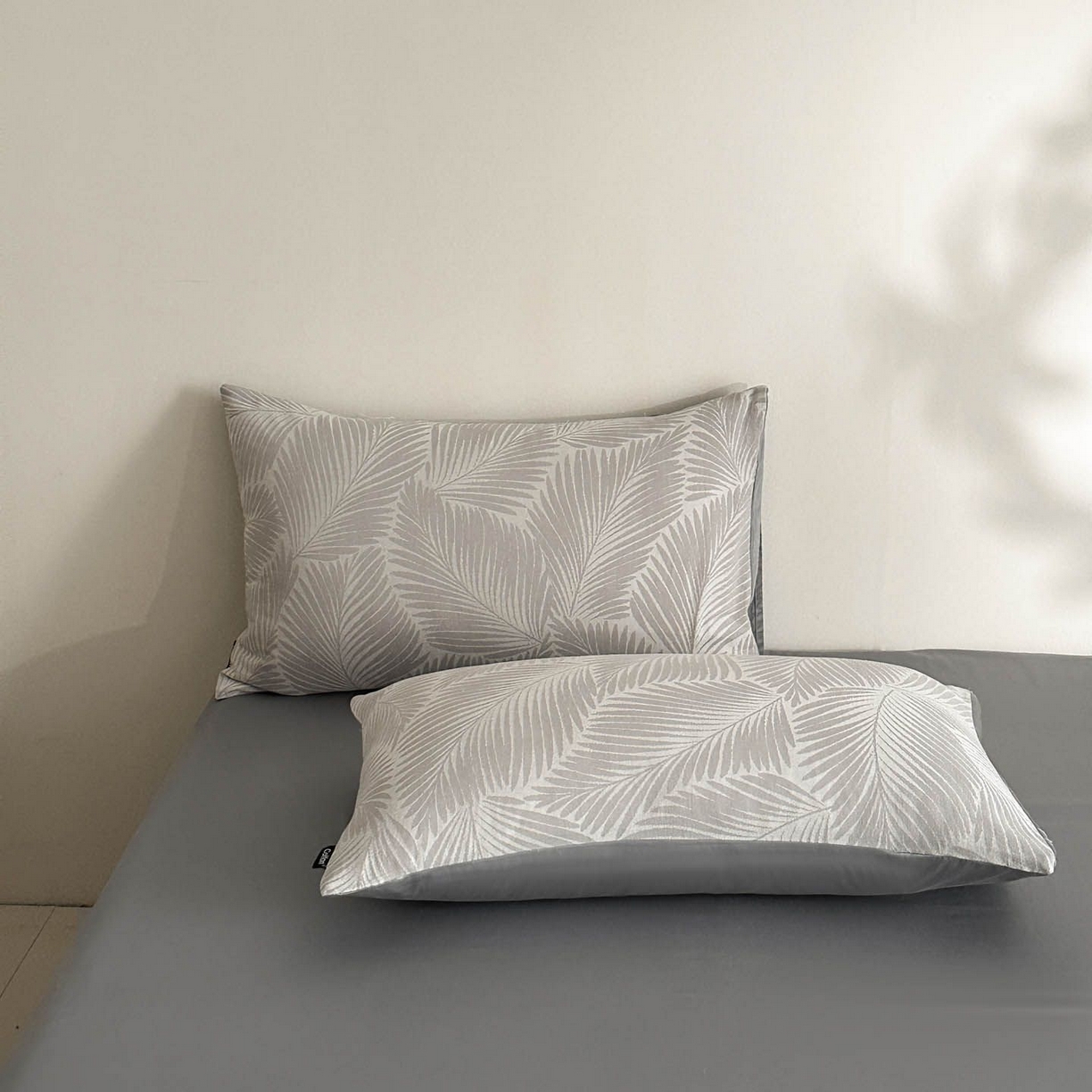 91家纺网 家纺一手货源 找家纺 涵宸家纺 2026新款全棉提花色坊系列四件套 叶影-灰