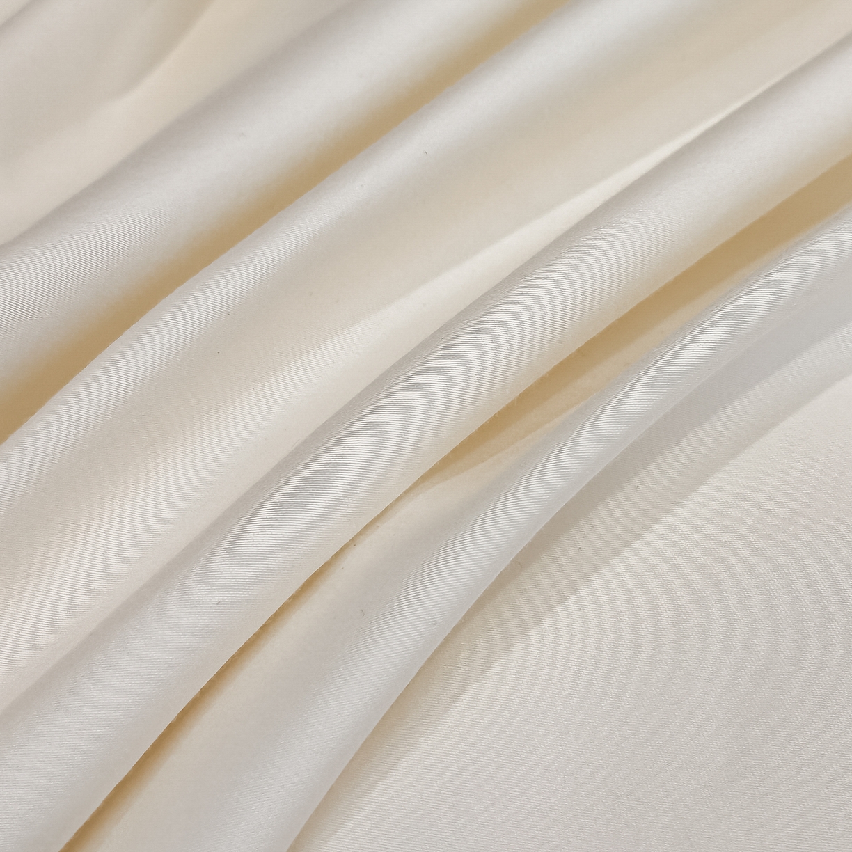 91家纺网 家纺一手货源 找家纺 置顶家纺 2026新款花汐子亲肤刺绣小清新四件套 花汐子-白+豆沙