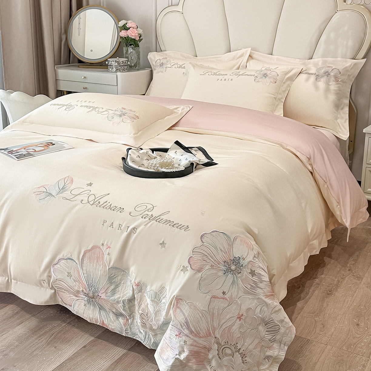 91家纺网 家纺一手货源 找家纺 置顶家纺 2026新款花汐子亲肤刺绣小清新四件套 花汐子-白+粉