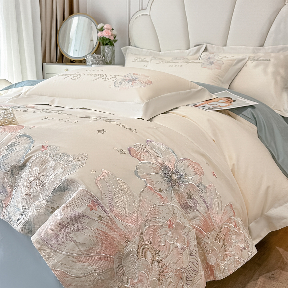 91家纺网 家纺一手货源 找家纺 置顶家纺 2026新款花汐子亲肤刺绣小清新四件套 花汐子-白+繁星蓝