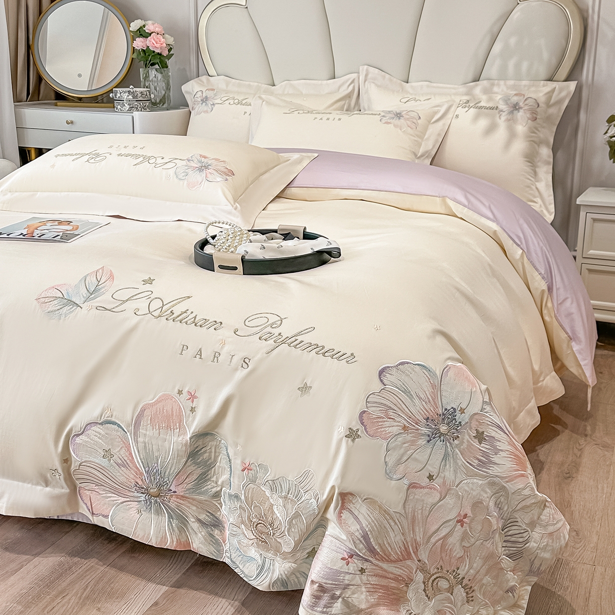 91家纺网 家纺一手货源 找家纺 置顶家纺 2026新款花汐子亲肤刺绣小清新四件套 花汐子-白+香芋紫