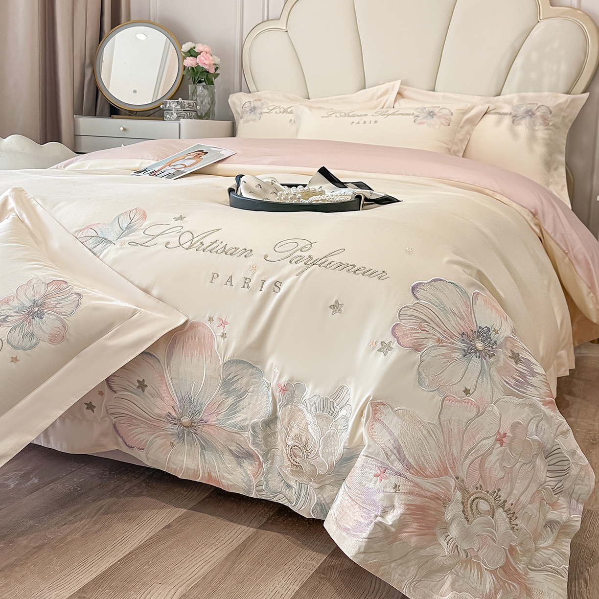 91家纺网 家纺一手货源 找家纺 置顶家纺 2026新款花汐子亲肤刺绣小清新四件套 花汐子-白+粉