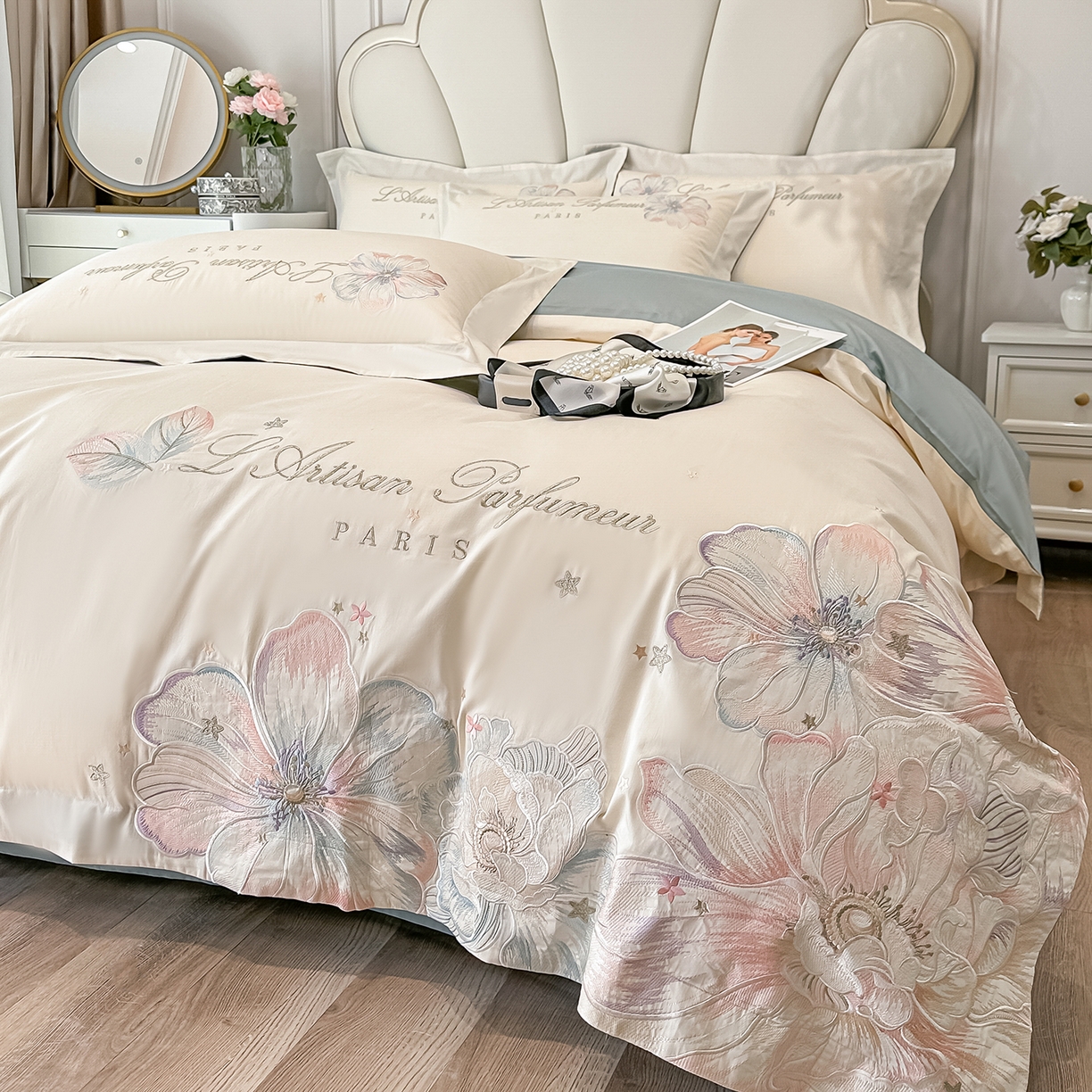 91家纺网 家纺一手货源 找家纺 置顶家纺 2026新款花汐子亲肤刺绣小清新四件套 花汐子-白+繁星蓝