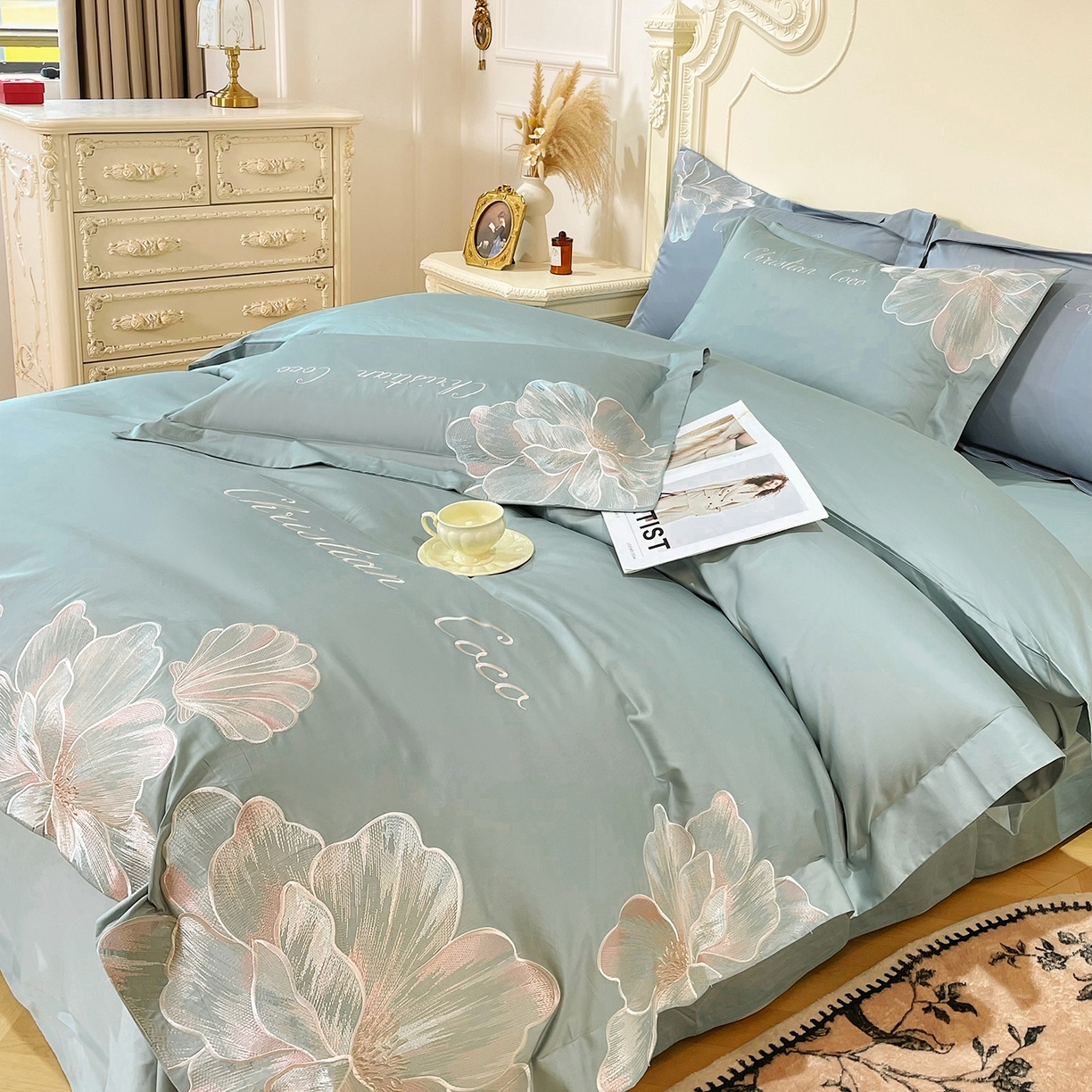 91家纺网 家纺一手货源 找家纺 置顶家纺 2026新款亲肤绣花-COCO小姐亲肤棉系列四件套 COCO小姐-繁星蓝