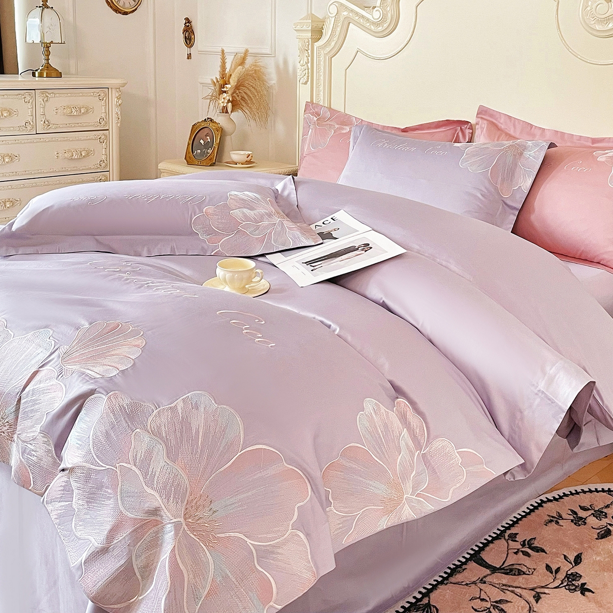 91家纺网 家纺一手货源 找家纺 置顶家纺 2026新款亲肤绣花-COCO小姐亲肤棉系列四件套 COCO小姐-香芋紫