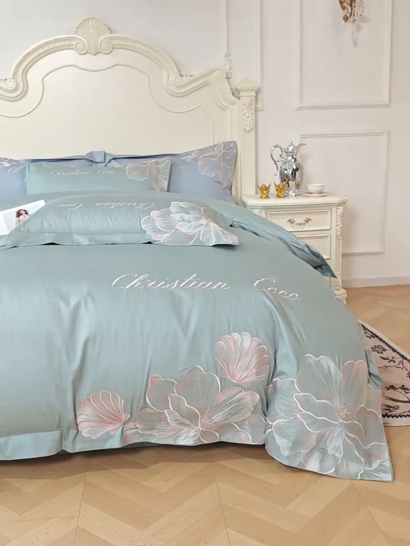 91家纺网 家纺一手货源 找家纺 置顶家纺 2026新款亲肤绣花-COCO小姐亲肤棉系列四件套 COCO小姐-繁星蓝