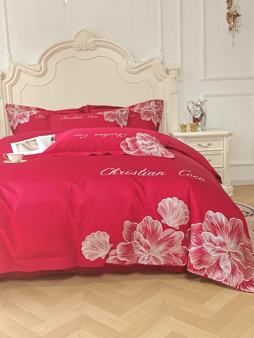 91家纺网 家纺一手货源 找家纺 置顶家纺 2026新款亲肤绣花-COCO小姐亲肤棉系列四件套 COCO小姐-大红