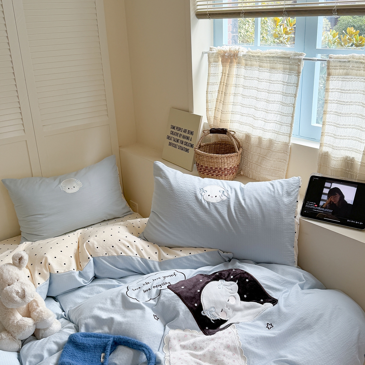 91家纺网 家纺一手货源 找家纺 （总）美乐迪家纺 2026新款云感双层纱贴布绣四件套