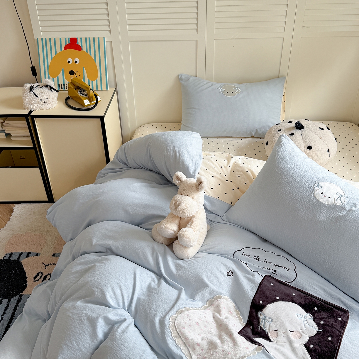 91家纺网 家纺一手货源 找家纺 美乐迪家纺 2026新款云感双层纱贴布绣四件套 睡货小狗