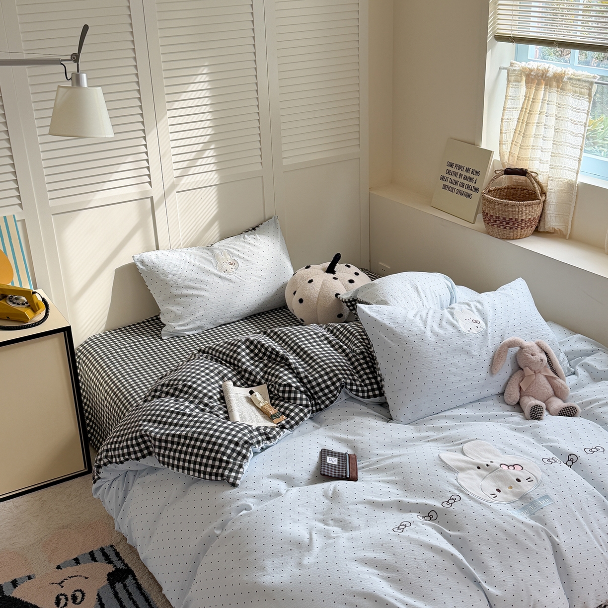 91家纺网 家纺一手货源 找家纺 美乐迪家纺 2026新款云感双层纱贴布绣四件套 兔头小猫