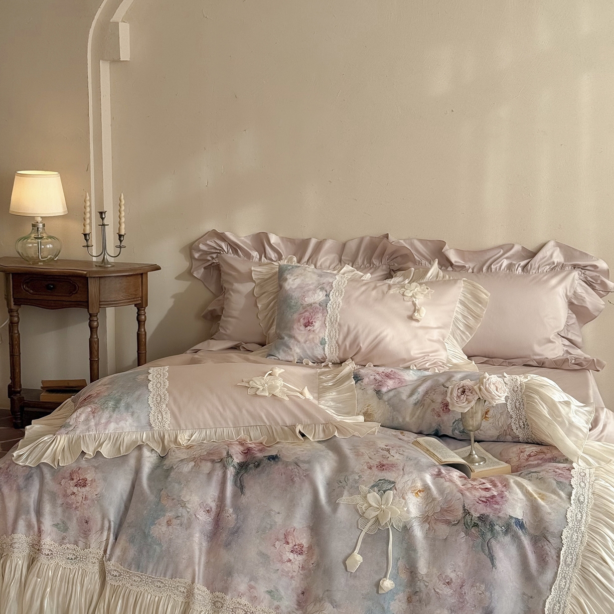 91家纺网 家纺一手货源 找家纺 （总）佳汐蓝家纺 2026新款春夏100支全棉复古风数码印花四件套--罗曼花园