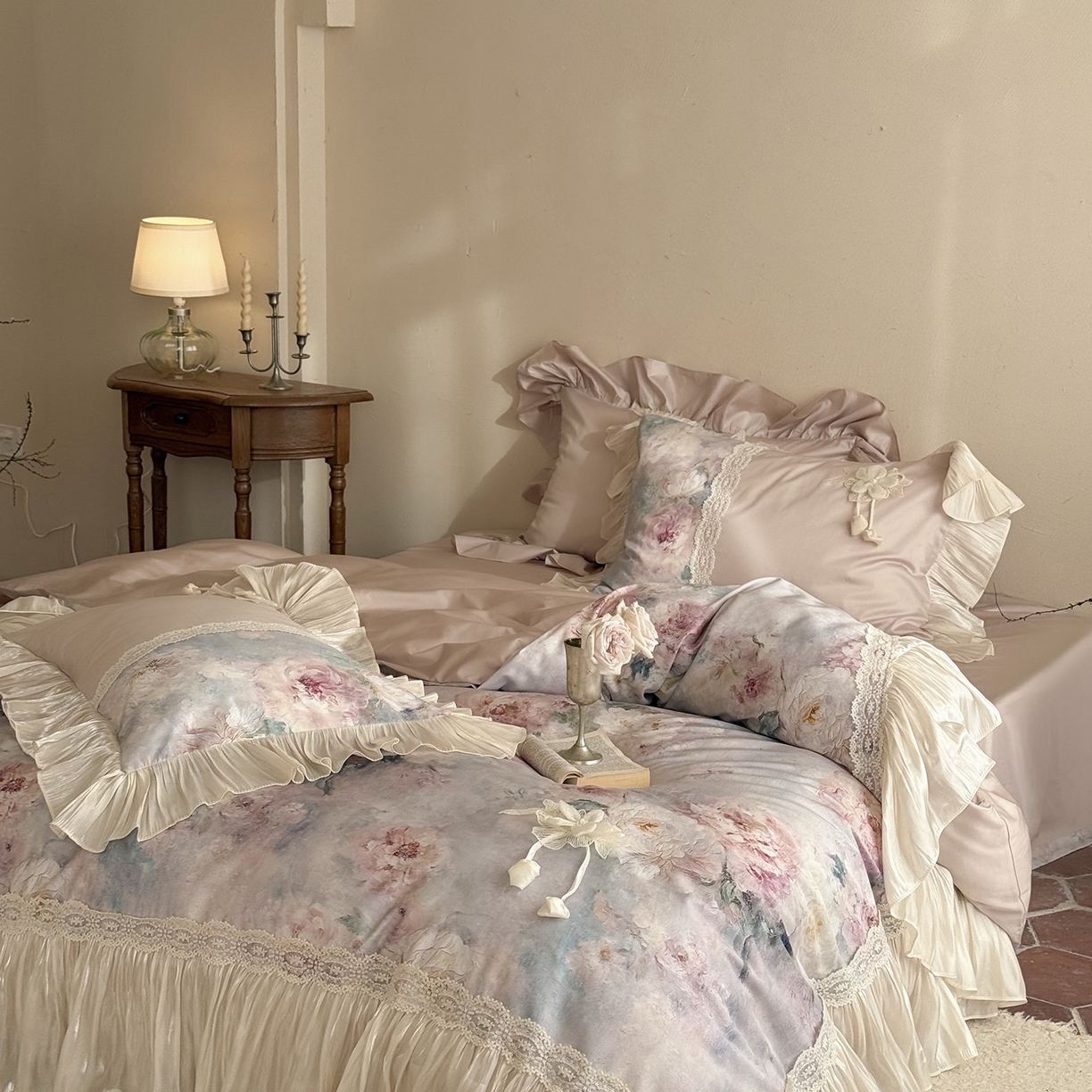 91家纺网 家纺一手货源 找家纺 （总）佳汐蓝家纺 2026新款春夏100支全棉复古风数码印花四件套--罗曼花园