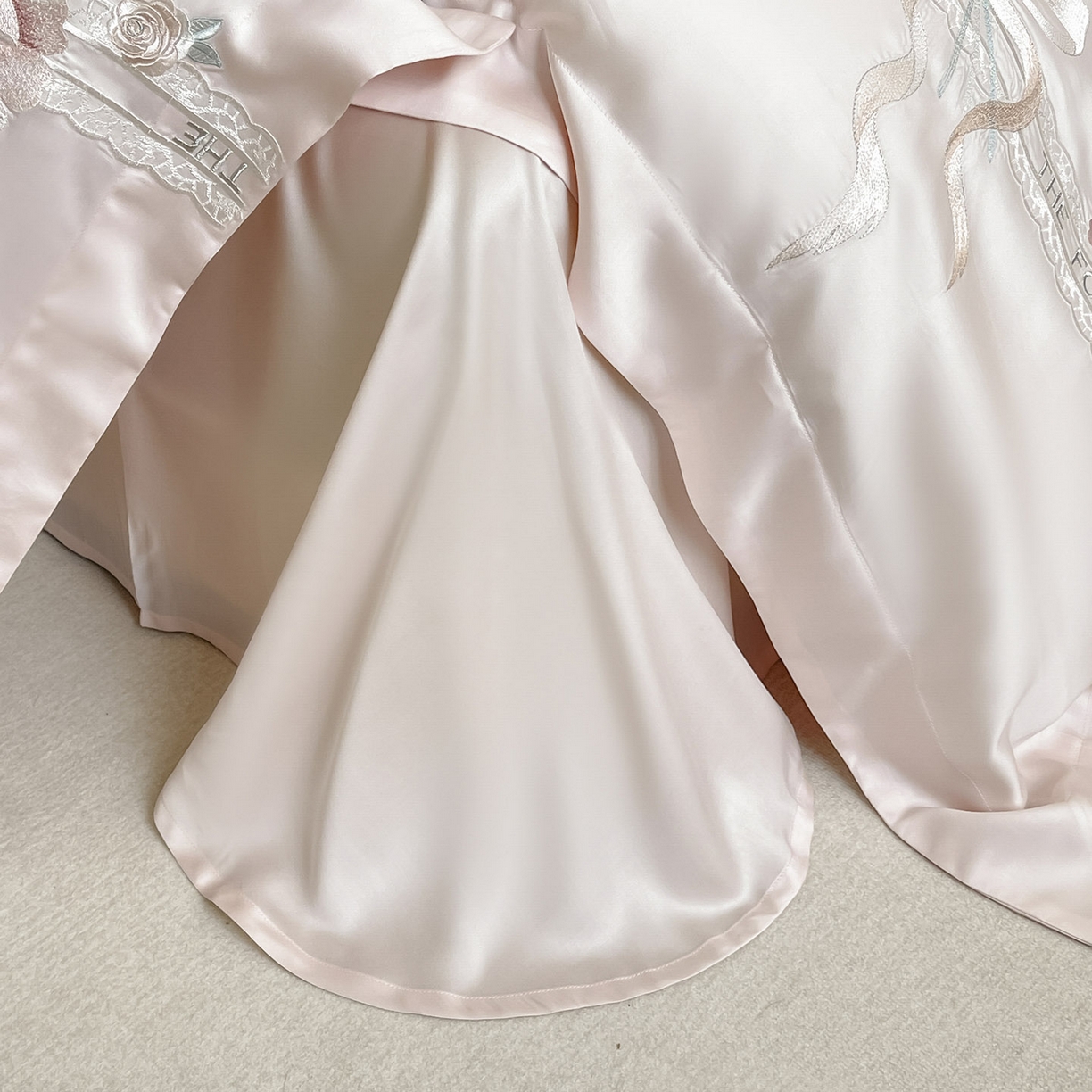 91家纺网 家纺一手货源 找家纺  2026春夏新款轻奢纯色A类长绒棉纯棉全棉重工刺绣被套床单四件套床上用品云栀 云栀-颜粉