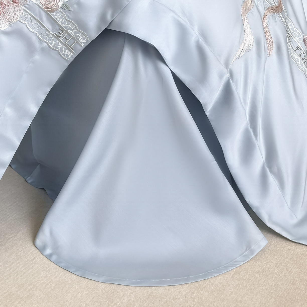 91家纺网 家纺一手货源 找家纺 乔利卡沃 2026春夏新款轻奢纯色A类长绒棉纯棉全棉重工刺绣被套床单四件套床上用品云栀 云栀-慕蓝