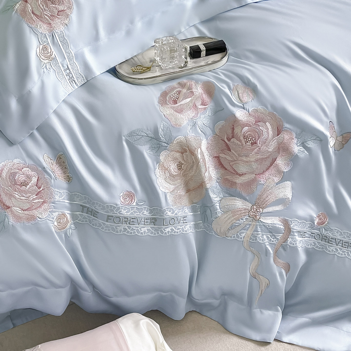 91家纺网 家纺一手货源 找家纺 乔利卡沃 2026春夏新款轻奢纯色A类长绒棉纯棉全棉重工刺绣被套床单四件套床上用品云栀 云栀-慕蓝