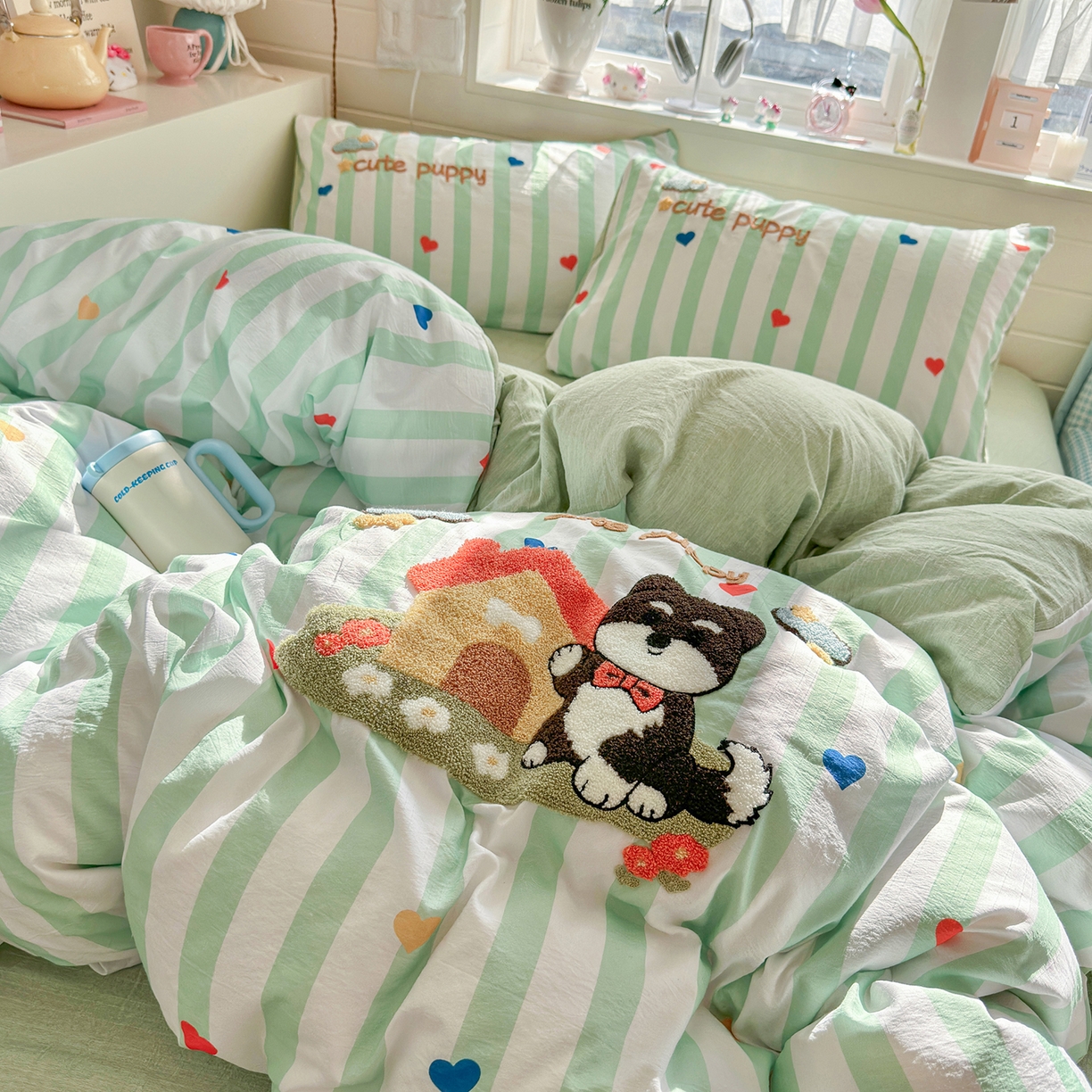 91家纺网 家纺一手货源 找家纺 王朝国际 2026爆款棉纱毛巾绣四件套 呆呆狗