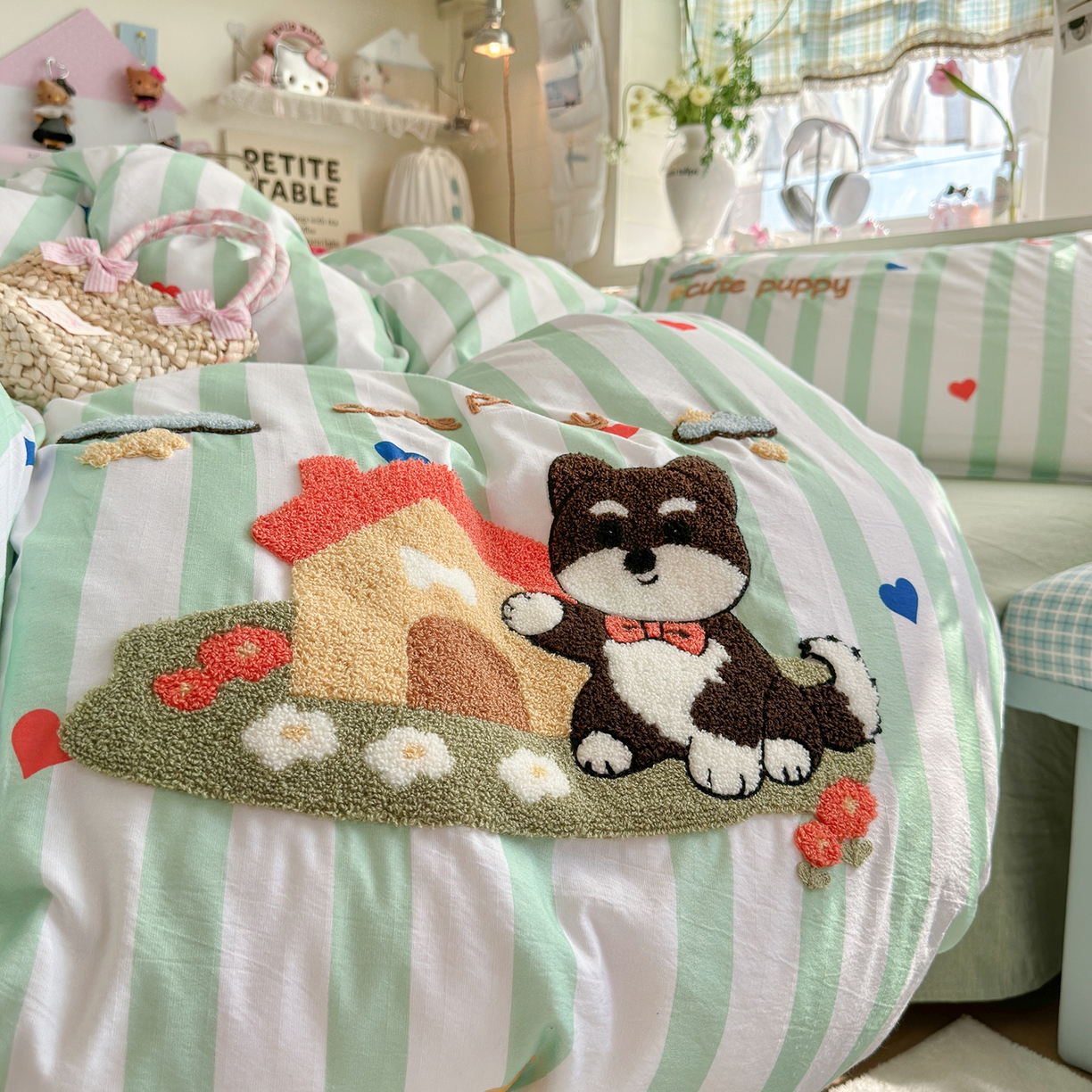 91家纺网 家纺一手货源 找家纺 王朝国际 2026爆款棉纱毛巾绣四件套 呆呆狗