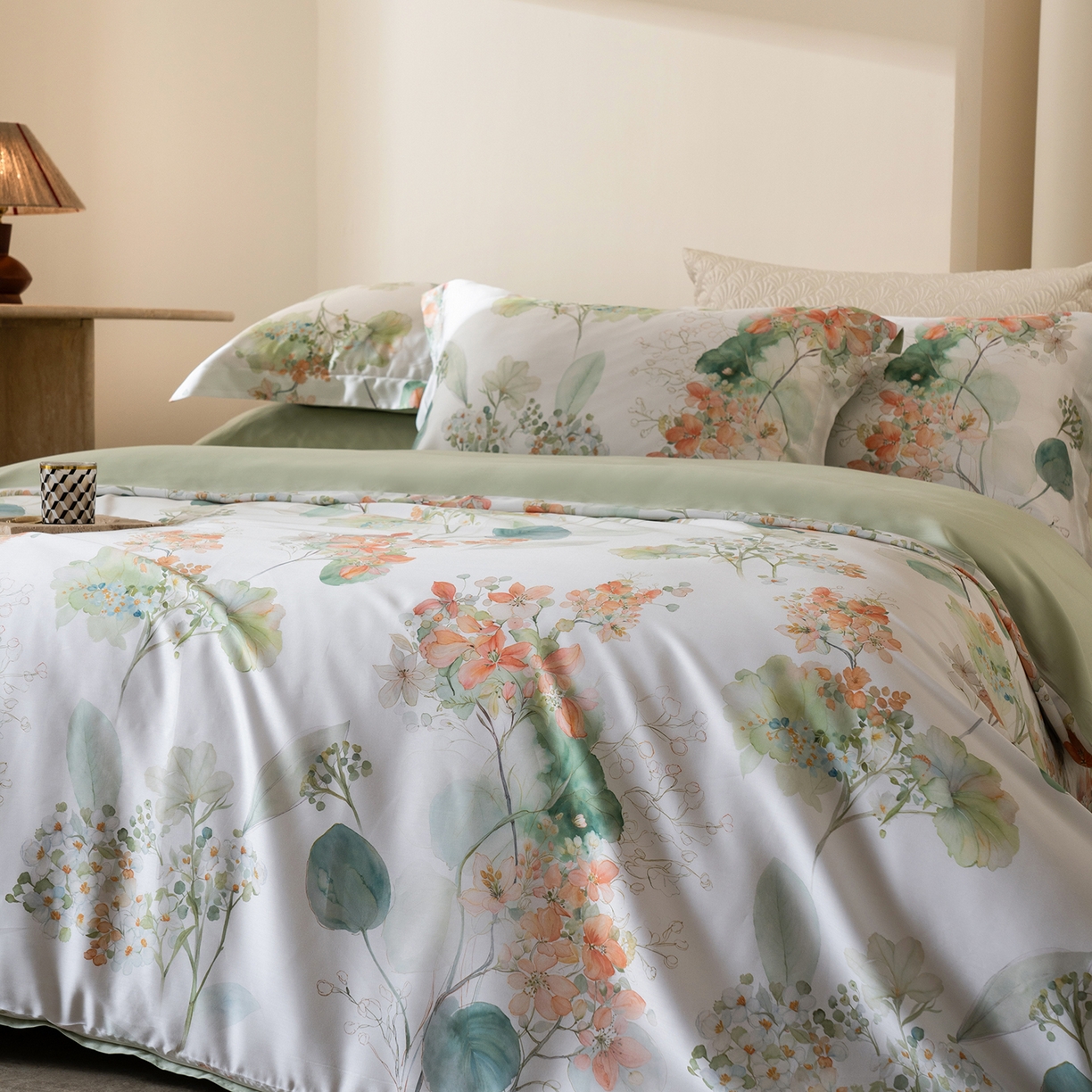 91家纺网 家纺一手货源 找家纺 佳汐蓝家纺 2026新款春夏天丝数码印花（挂边款）四件套 荷塘月色-绿