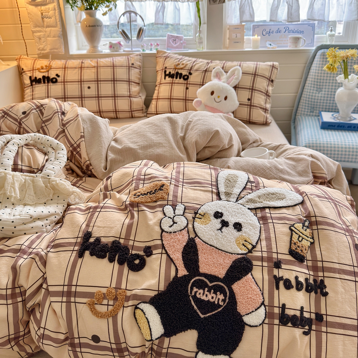 91家纺网 家纺一手货源 找家纺 王朝国际 2026爆款棉纱毛巾绣四件套 粉兔叽