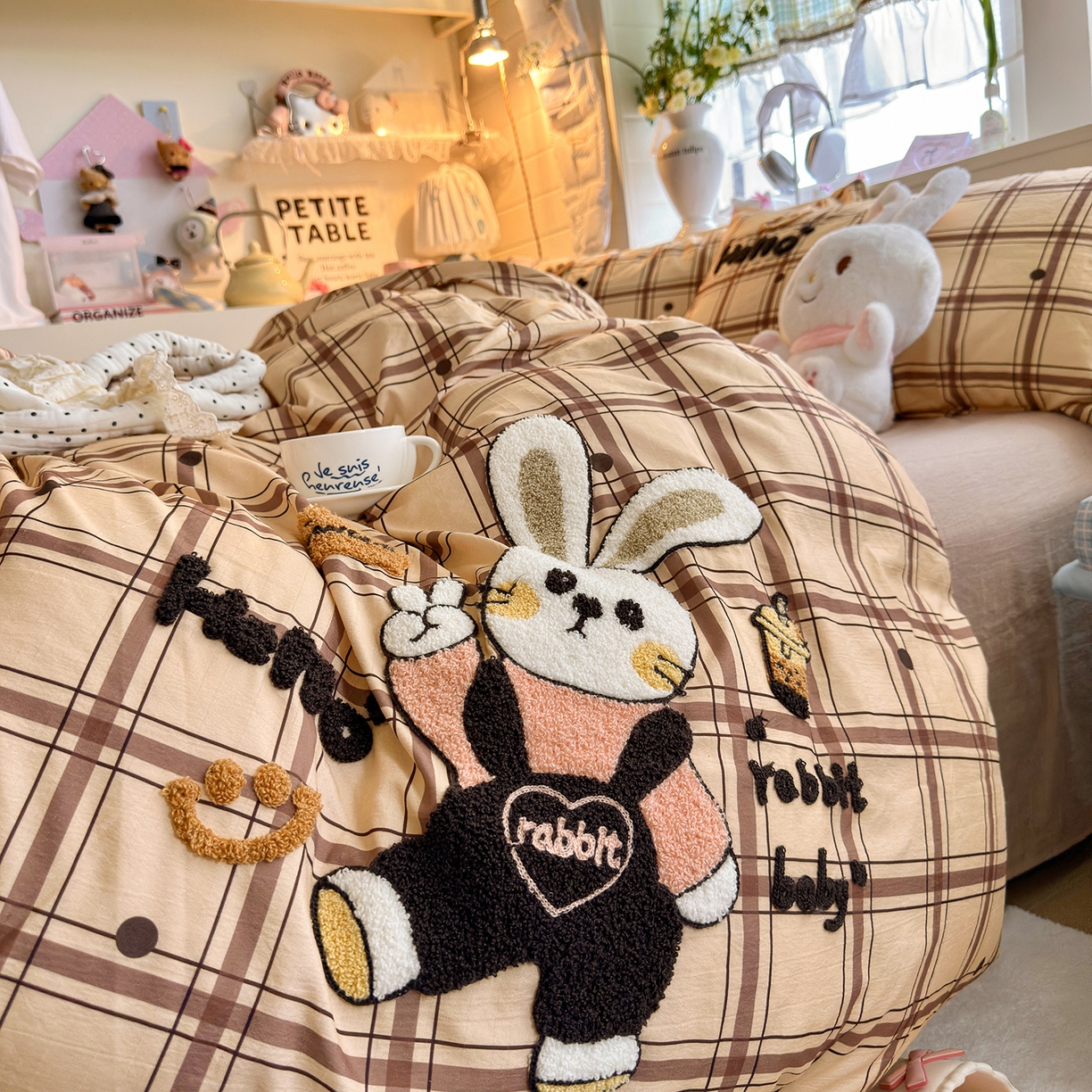 91家纺网 家纺一手货源 找家纺 王朝国际 2026爆款棉纱毛巾绣四件套 粉兔叽