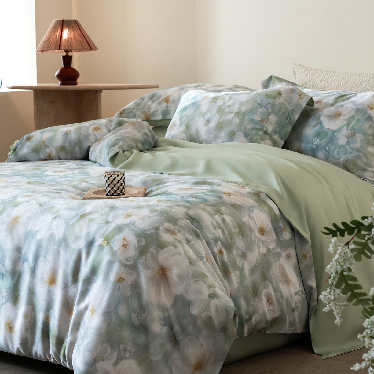 91家纺网 家纺一手货源 找家纺 佳汐蓝家纺 2026新款春夏天丝数码印花（挂边款）四件套 华俞-绿