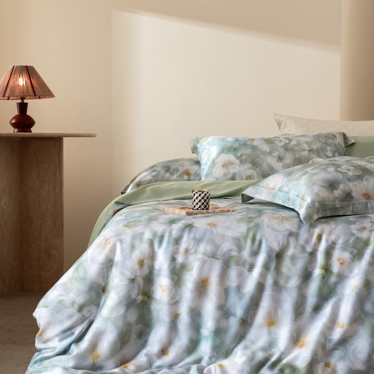 91家纺网 家纺一手货源 找家纺 佳汐蓝家纺 2026新款春夏天丝数码印花（挂边款）四件套 华俞-绿