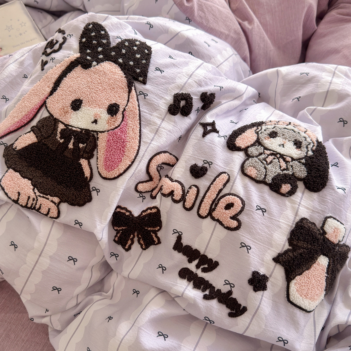 91家纺网 家纺一手货源 找家纺 王朝国际 2026爆款棉纱毛巾绣四件套 蕾丝兔